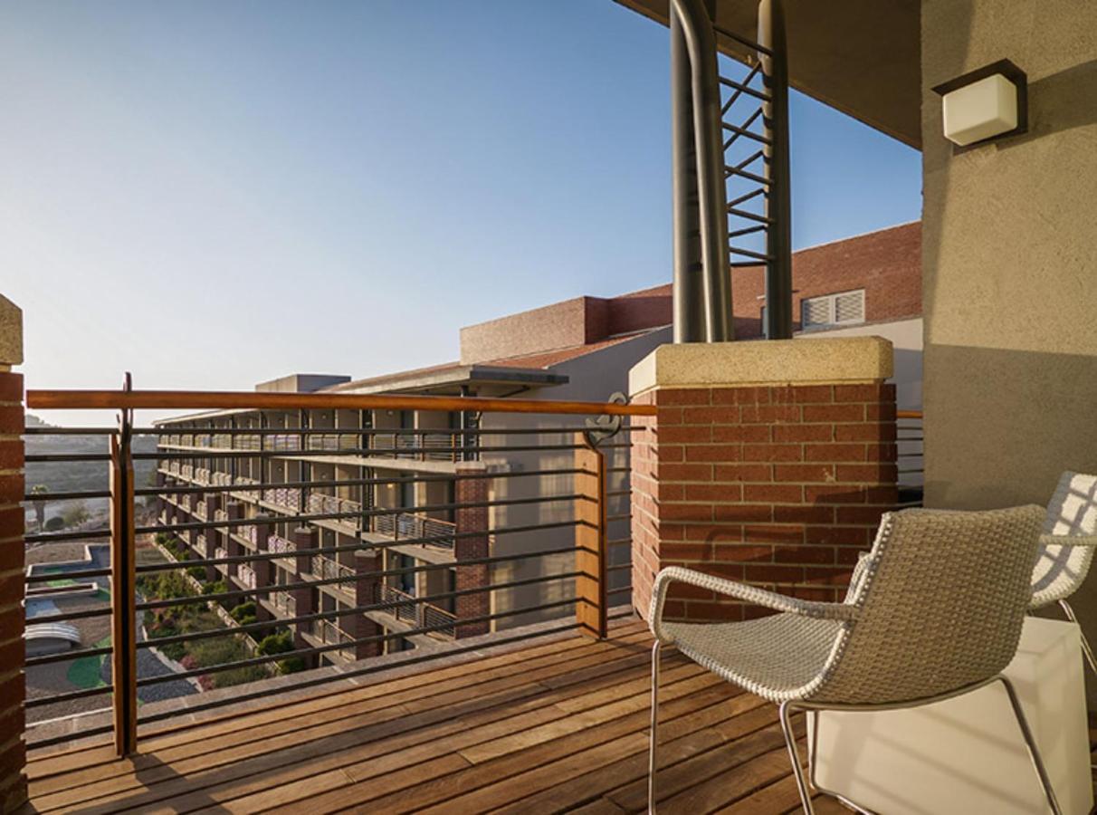 Cramim By Isrotel Exclusive Kiryat Anavim Eksteriør bilde A typical balcony at the new residence hall